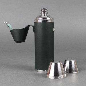 10oz Hunter Flask with 4 Cups