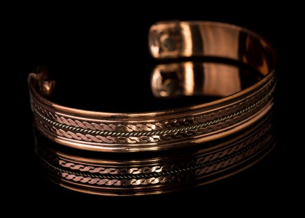 A copper barcelet